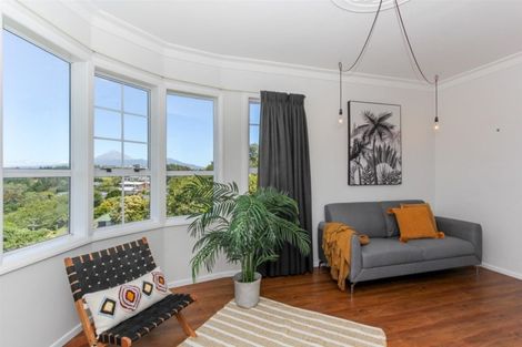 Photo of property in 4b Catherine Crescent, Moturoa, New Plymouth, 4310