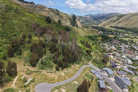 Photo of property in 108 Kakariki Grove, Waikanae, 5036