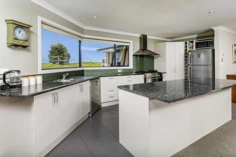 Photo of property in 113a Constable Road, Muriwai, Waimauku, 0881