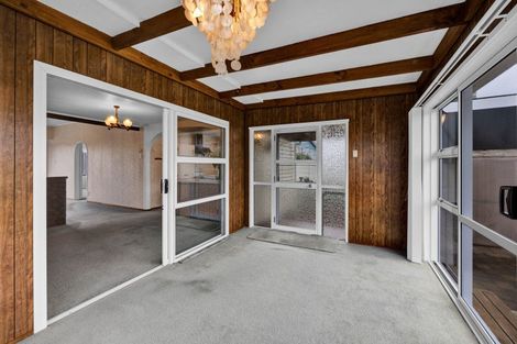 Photo of property in 81 Omata Road, Marfell, New Plymouth, 4310