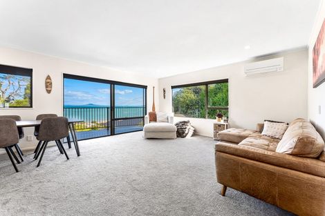 Photo of property in 26b Wade River Road, Stanmore Bay, Whangaparaoa, 0932