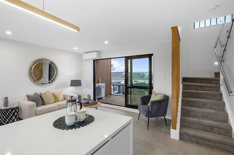 Photo of property in 28e Walker Road, Point Chevalier, Auckland, 1022