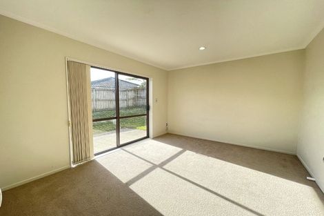 Photo of property in 65 Keri Vista Rise, Papakura, 2110