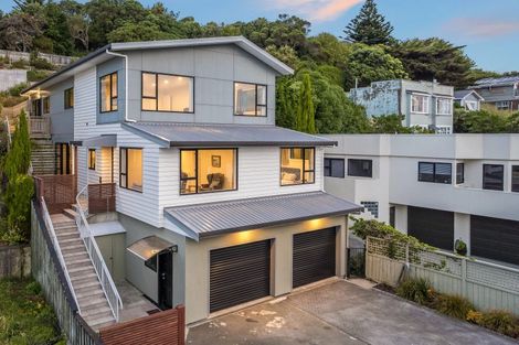 Photo of property in 3/84 Mana Esplanade, Paremata, Porirua, 5026