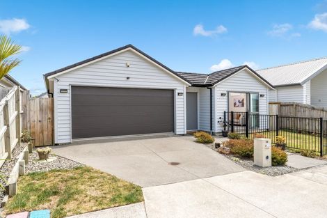 Photo of property in 24 Tarras Road, Kumeu, 0810