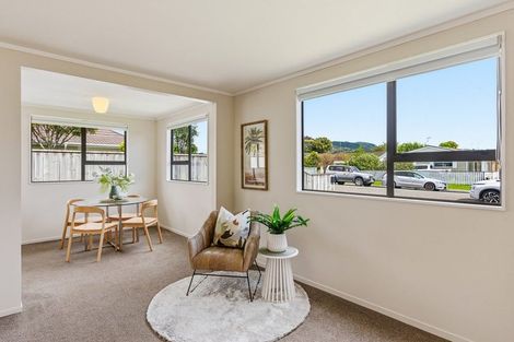 Photo of property in 27 Oriwa Street, Waikanae, 5036