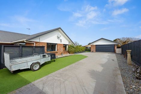 Photo of property in 5 Oakwood Grove, Paraparaumu Beach, Paraparaumu, 5032