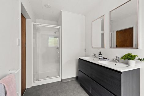 Photo of property in 21 Tauroa Road, Havelock North, 4130