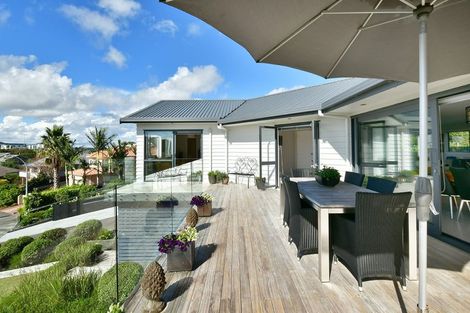 Photo of property in 119 Waldorf Crescent, Orewa, 0931