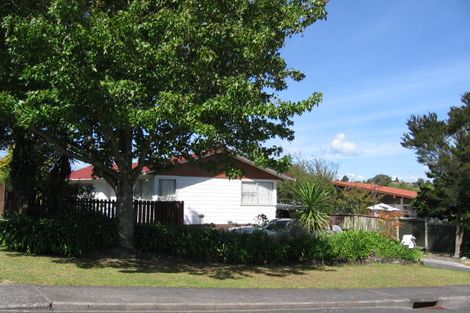 Photo of property in 6 Kapiti Place, Sunnynook, Auckland, 0620