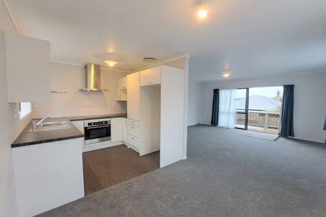 Photo of property in 1/133 View Road, Sunnyvale, Auckland, 0612