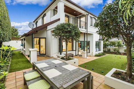 Photo of property in 33 Jubilee Avenue, Devonport, Auckland, 0624