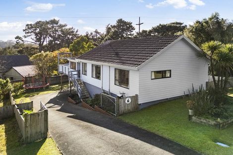 Photo of property in 10 Randal Place, Bayview, Auckland, 0629