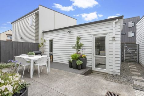 Photo of property in 2 Kotuku Lane, Hobsonville, Auckland, 0616