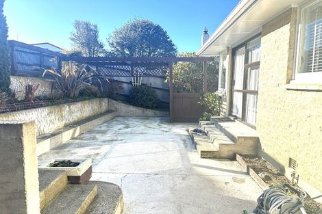Photo of property in 16 Clyde Carr Crescent, Waimataitai, Timaru, 7910