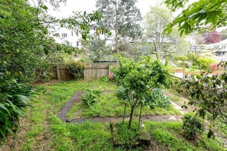 Photo of property in 6 Pendarves Street, New Plymouth, 4310