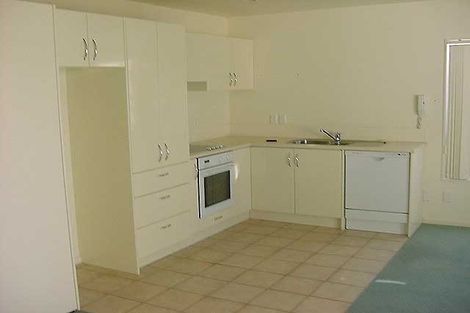 Photo of property in 1/57 Gladstone Road, Northcote, Auckland, 0627