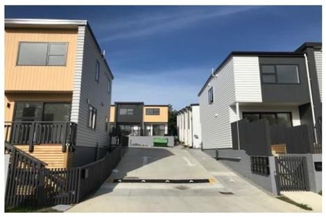 Photo of property in 8/13 Grove Lane, Pakuranga, Auckland, 2010