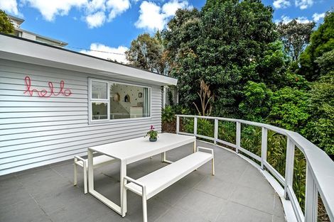 Photo of property in 90 Matipo Road, Mairangi Bay, Auckland, 0630