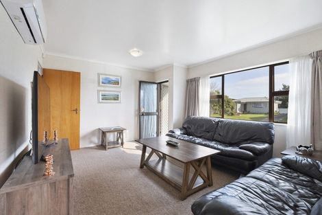 Photo of property in 55b Chatsworth Place, Highbury, Palmerston North, 4412