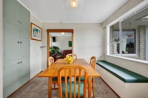 Photo of property in 6 Graham Street, Eltham, 4322