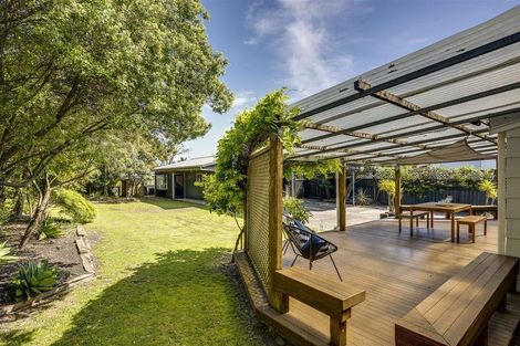 Photo of property in 3 Redwood Place, Te Awanga, 4102