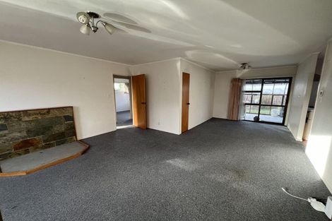 Photo of property in 1/64 Aviemore Drive, Highland Park, Auckland, 2010