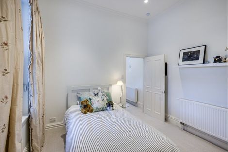 Photo of property in 59 Busby Hill, Havelock North, 4130