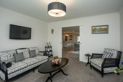 Photo of property in 9 Manganui Place, Te Awa, Napier, 4110
