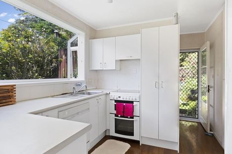 Photo of property in 41 Weatherly Road, Torbay, Auckland, 0630