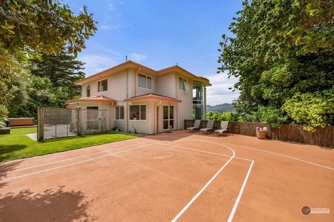 Photo of property in 10 Pomare Road, Tirohanga, Lower Hutt, 5010