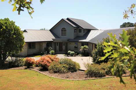 Photo of property in 27 Bayview Drive, Waiuku, 2123