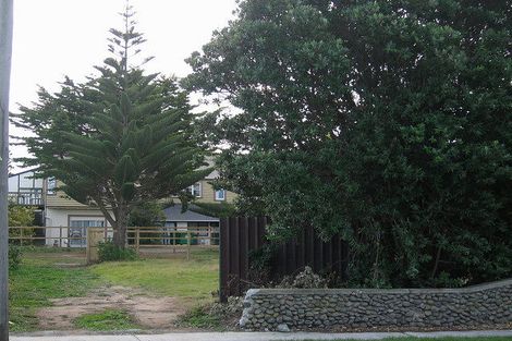 Photo of property in 77 Moana Street, Otaki Beach, Otaki, 5512