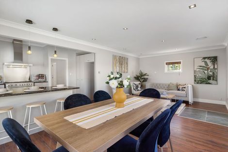 Photo of property in 14 Scarlet Oak Drive, Schnapper Rock, Auckland, 0632