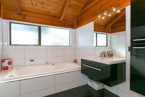 Photo of property in 113 Veale Road, Ridgewood, New Plymouth, 4371