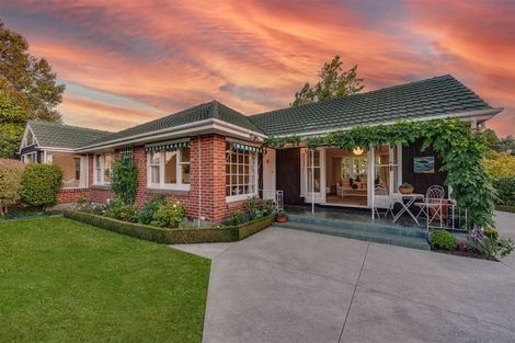 Photo of property in 37 Wai-iti Terrace, Burnside, Christchurch, 8052