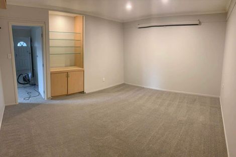 Photo of property in 33 Surf Road, Stanmore Bay, Whangaparaoa, 0932