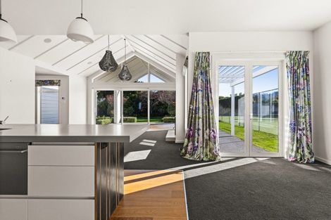 Photo of property in 27 Neeve Road, Taradale, Napier, 4112