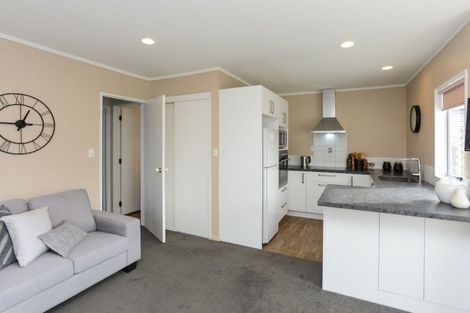 Photo of property in 2/1400 Woodstock Avenue, Mayfair, Hastings, 4122