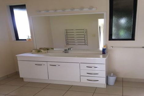 Photo of property in 31 The Crowsnest, Whitby, Porirua, 5024