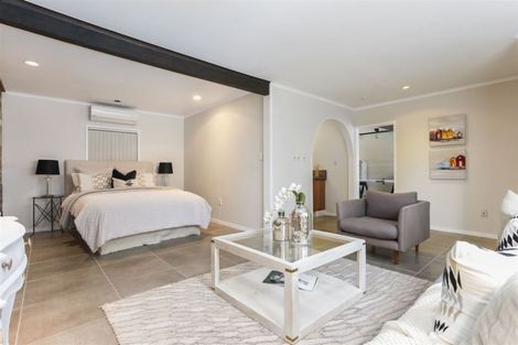 Photo of property in 2/6 Gladys Avenue, Glenfield, Auckland, 0629