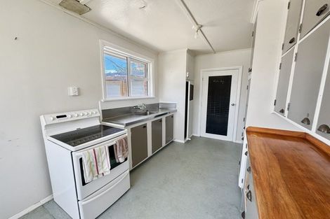 Photo of property in 17 Akatea Street, Gonville, Whanganui, 4501