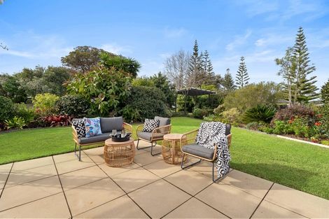 Photo of property in 2 Edgewater Grove, Orewa, 0931