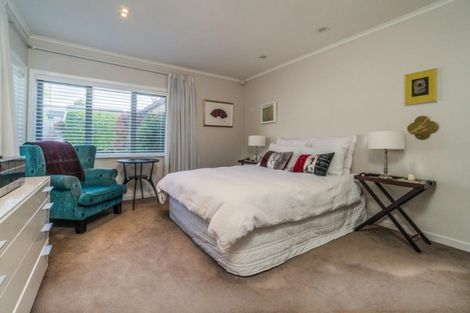 Photo of property in 33 Te Kawa Road, Greenlane, Auckland, 1061