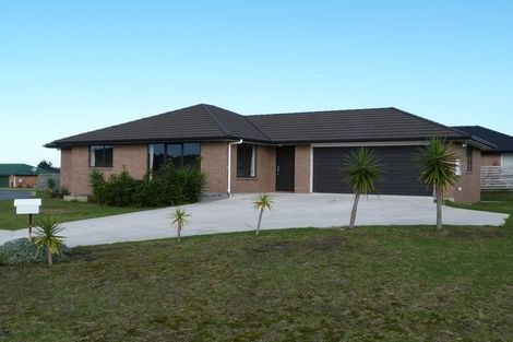 Photo of property in 32 Ocean View Rise, Ruakaka, 0116