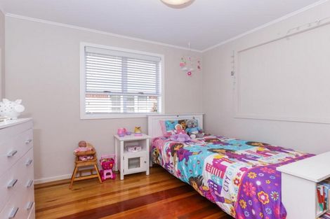 Photo of property in 11 Chorley Avenue, Massey, Auckland, 0614