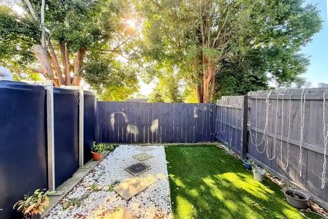 Photo of property in 5/32 Brandon Road, Glen Eden, Auckland, 0602