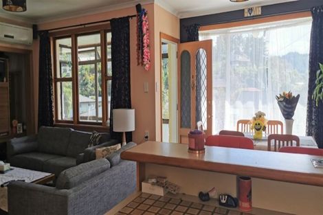 Photo of property in 36 South Terrace, Picton, 7220