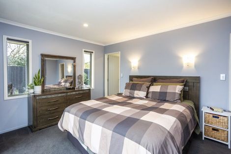 Photo of property in 110 Royal Park Drive, Parklands, Christchurch, 8083