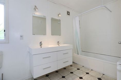 Photo of property in 49 Pukepapa Road, Marton, 4710